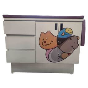Mesa para exploración pediátrica con cenefa, clase GC