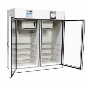 Refrigerador vertical de 25 pies para vacunas y biológicos de acero inox. 2 puertas sólidas